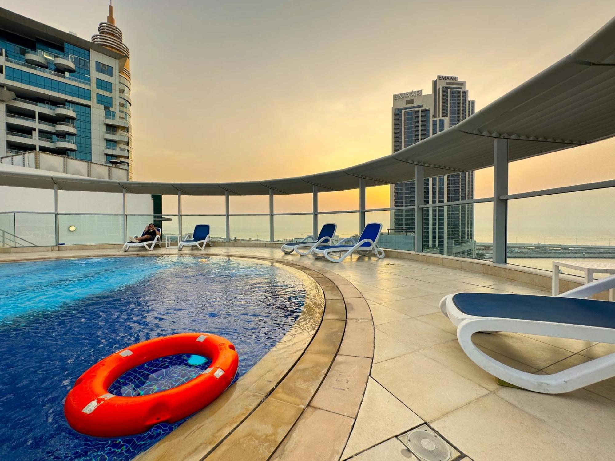 Unforgettable View & Experience Over Canal Dubai