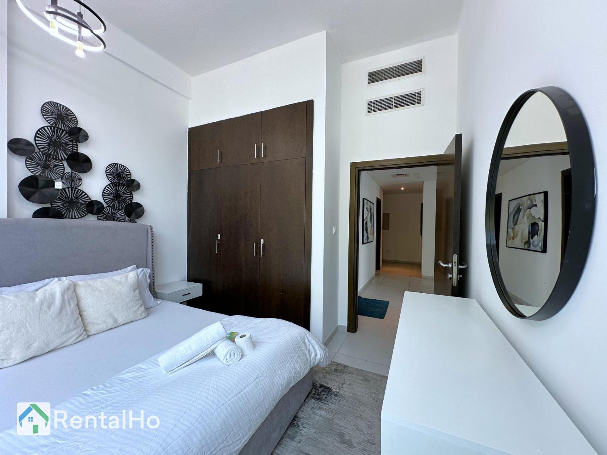 Unforgettable View & Experience Over Canal Apartment Dubai