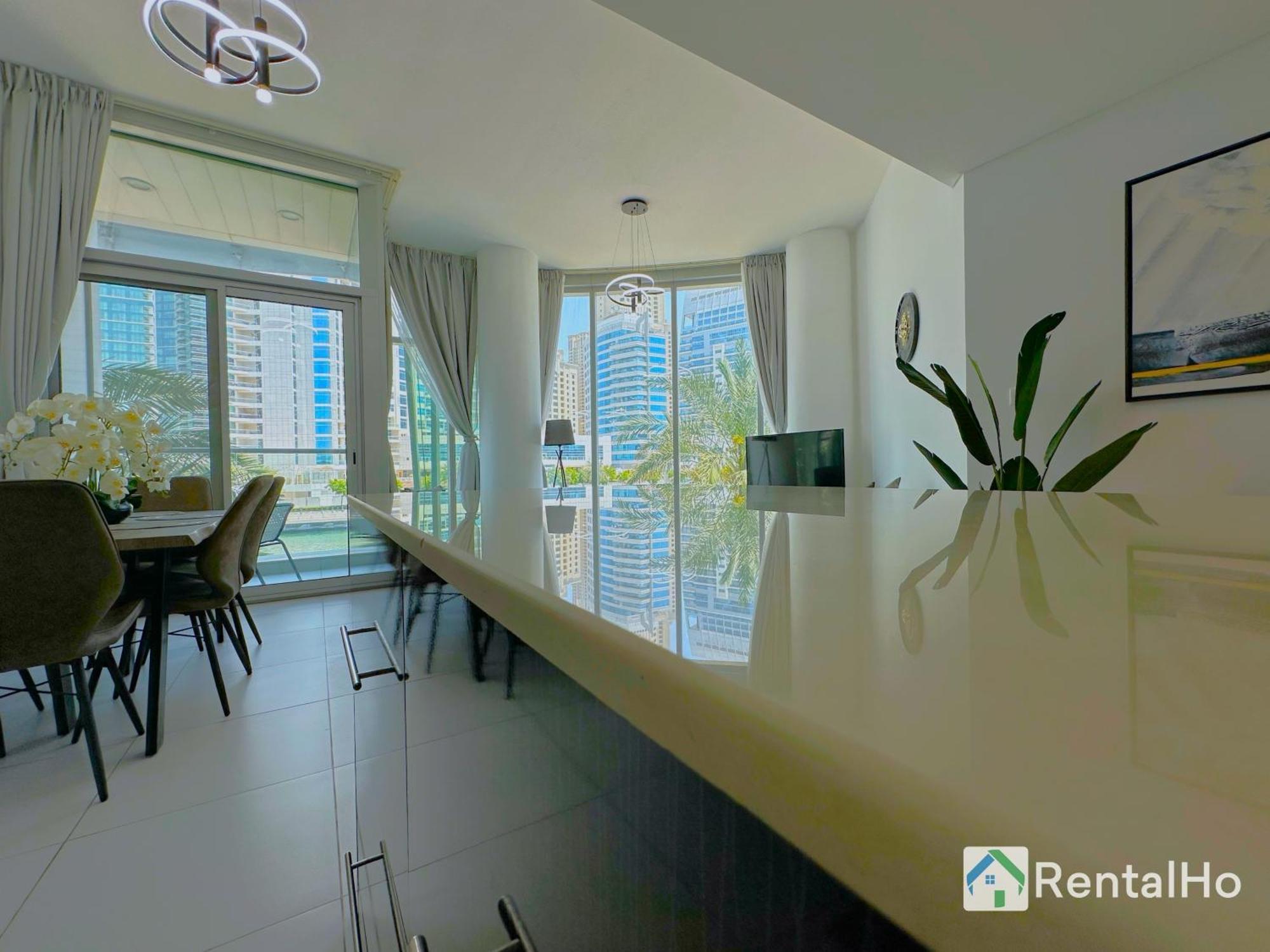 Unforgettable View & Experience Over Canal Apartment Dubai